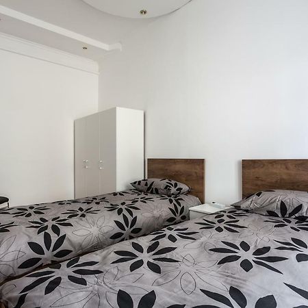 Modern Apartment In Lviv Historic Centre Kültér fotó